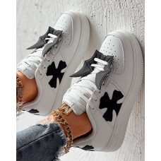 Cross Bat Wing Pattern Hollow Out Platform Sneakers - white&black