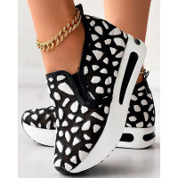 Geometric Pattern Breathable Muffin Slip On Sneakers - blackwhite