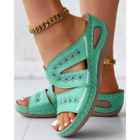 Hollow Floral Embroidery Cross Stitching Wedge Sandals - green