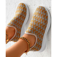 Houndstooth Pattern Breathable Slip-On Casual Sneakers - khaki