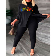 Plus Size Letter Print Split Hem Top & Pants Set - black