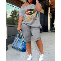 Plus Size Lip Queen Print Skew Neck Top & Shorts Set - gray