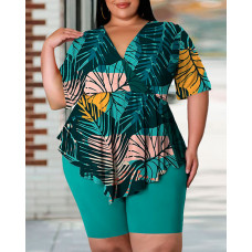 Plus Size Tropical Print Asymmetrical Hem Top & Shorts Set - green