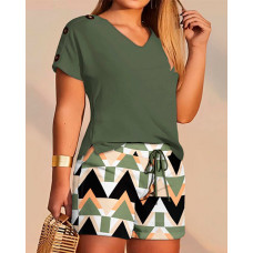 Plus Size V-Neck Top & Geometric Print Drawstring Shorts Set - Army green