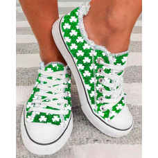 St. Patrick's Day Grass Clover Print Fringe Hem Canvas Sneakers - white&green